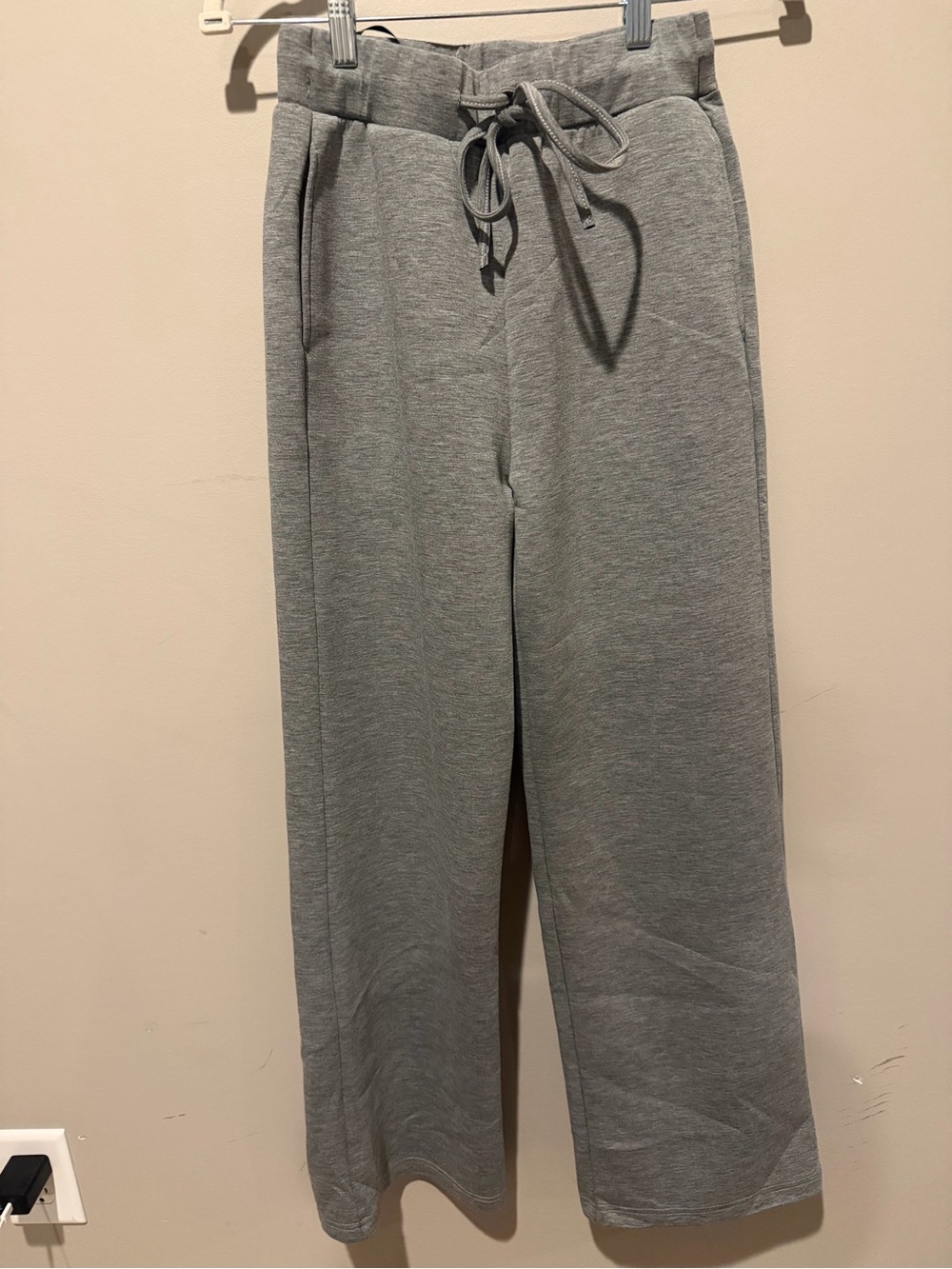 Commense Gray Two-Piece Knit Lounge Set | XS | NWT - Picture 6 of 6
